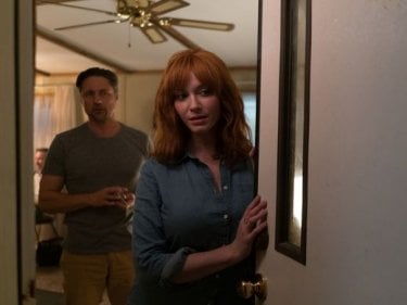 The Strangers: Prey at Night, Christina Hendricks e Martin Henderson in una scena