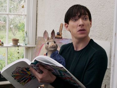 Peter Rabbit: Domhnall Gleeson in una scena