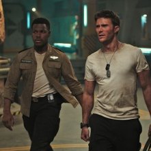 Pacific Rim: Uprising, Scott Eastwood e John Boyega in una scena