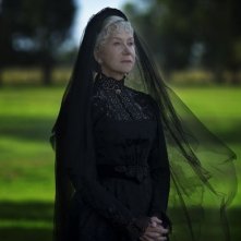 La vedova Winchester: Helen Mirren in una scena del film horror