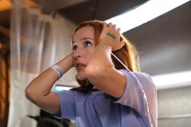 X-Files: Gillian Anderson in una scena della premiere della undicesima stagione