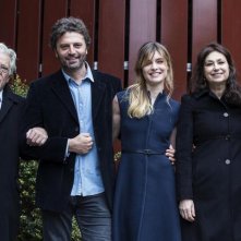 Romanzo famigliare: un'immagine promozionale del cast della fiction
