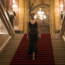 Red Sparrow: Jennifer Lawrence in abito da sera