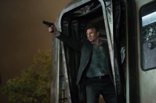 L'uomo sul treno - The Commuter: Liam Neeson in una scena d'azione del film