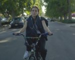 Flower: Zoey Deutch è una teenager ribelle nel trailer del film