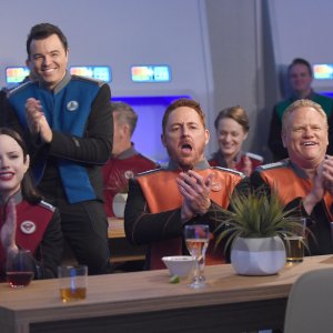 The Orville: l'equipaggio in una scena della prima stagione