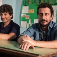 Immaturi - La serie: Luca Bizzarri e Michele La Ginestra in una scena della fiction