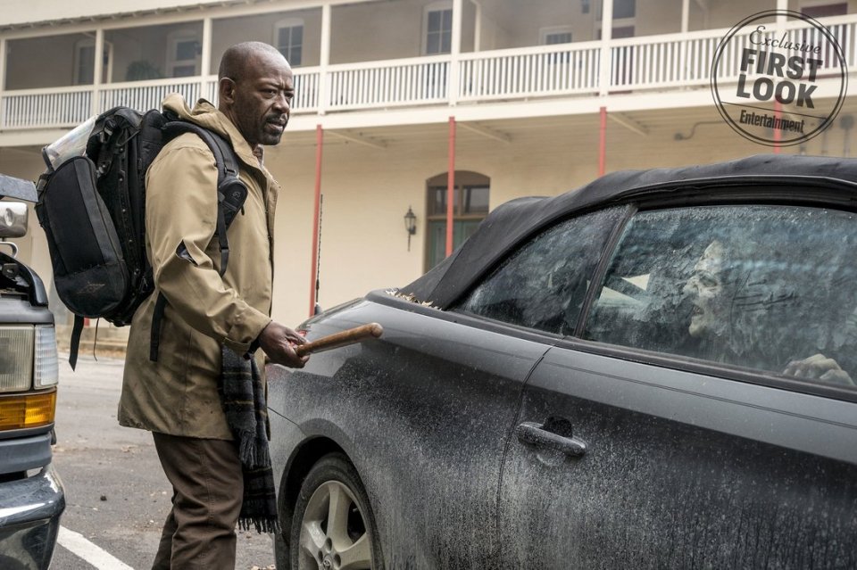 Fear the Walking Dead: Lennie James in una foto del crossover