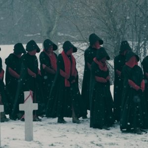 The Handmaid's Tale: una foto della seconda stagione