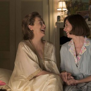 The Post: Meryl Streep e Alison Brie in una scena del film