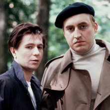 Prick Up - L'importanza di essere Joe: Gary Oldman e Alfred Molina in una scena del film