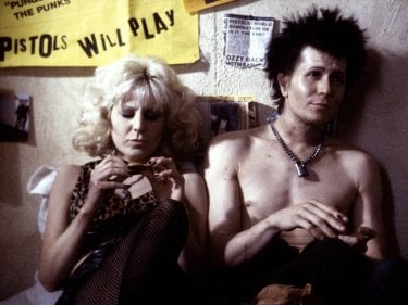 Sid e Nancy: Gary Oldman in una scena del film