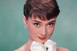 Un primo piano di Audrey Hepburn