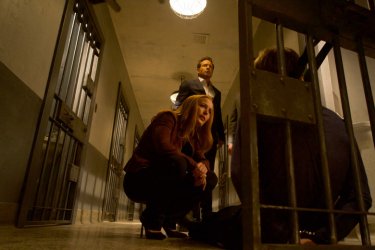 x-Files: un momento dell'episodio 'Doppioni' con Gillian Anderson