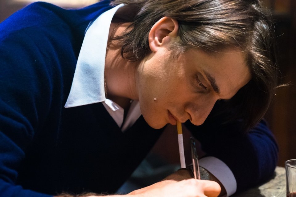 Fabrizio De André - Principe Libero: Luca Marinelli in un momento del film