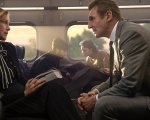 Liam Neeson è L’uomo sul treno, eroe hitchcockiano in un thriller col pilota automatico