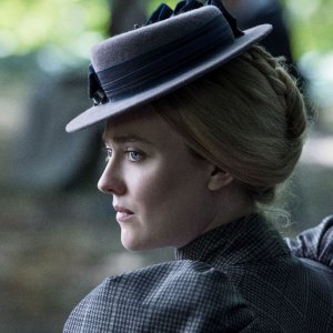 The Alienist: una foto di Dakota Fanning