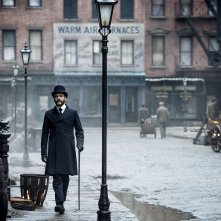 The Alienist: Daniel Bruhl in una foto della serie