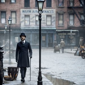 The Alienist: Daniel Bruhl in una foto della serie