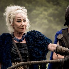 Britannia: Zoe Wanamaker in una scena della prima stagione