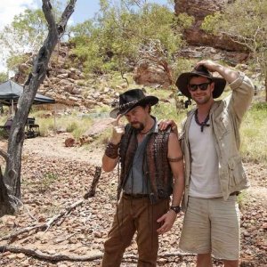 Dundee: Chris Hemsworth e Danny McBride in una foto dal set
