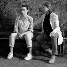 The Party: Emily Mortimer e Cherry Jones in una scena del film