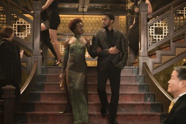 Black Panther: un'immagine di Lupita Nyong'O e Chadwick Boseman