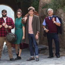 Puoi baciare lo sposo: Salvatore Esposito, Diana Del Bufalo, Cristiano Caccamo e Dino Abbrescia in una scena del film