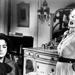 Che fine ha fatto Baby Jane?: Bette Davis e Joan Crawford in una scena del film