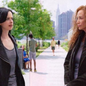 Jessica Jones: Krysten Ritter e Janet McTeer in una foto della stagione 2