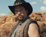 Dundee: Danny McBride affronta un bufalo in una clip