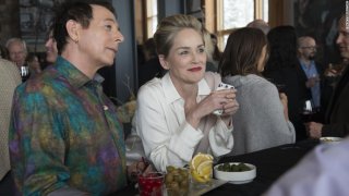 Mosaic: una scena della serie con Sharon Stone