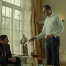 Omicidio al Cairo: Fares Fares e Ahmed Abdelhamid Hefny in una scena del film