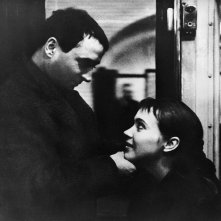 Bande à part: Anna Karina e Claude Brasseur in una scena del film