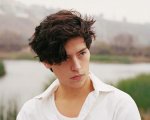 Cole Sprouse, star di Riverdale, protagonista di Five Feet Apart