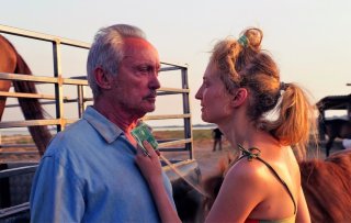 Figlia mia: Alba Rohrwacher e Udo Kier in una scena del film