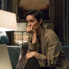 Jessica Jones 2: Carrie-Anne Moss è pensierosa