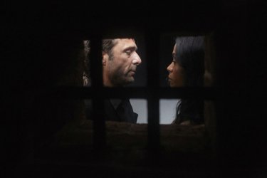 images/2018/02/01/zoe_saldana_and_adriano_giannini_behind_the_scenes_at_campari_red_diaries_short_movie.jpg
