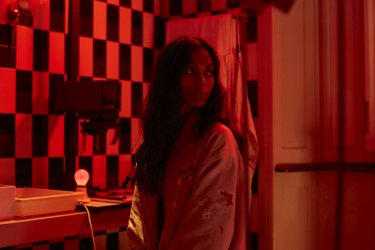 images/2018/02/01/zoe_saldana_plays_mia_pac_for_the_legend_of_red_hand.jpg