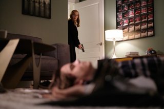 X-Files:Gillian Anderson in una scena dell'episodio Ghouli