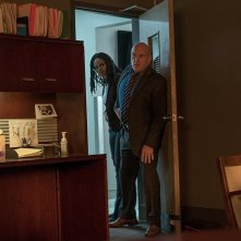 Il giustiziere della notte: Dean Norris e Kimberly Elise in una scena del film
