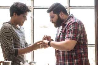 Puoi baciare lo sposo: Salvatore Esposito e Cristiano Caccamo in una scena del film