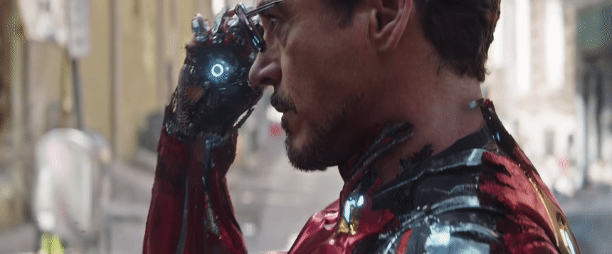 Avengers: Infinity War, Robert Downey Jr. di profilo in una scena