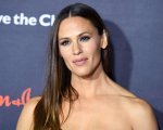 Camping: Jennifer Garner star della nuova serie HBO di Lena Dunham
