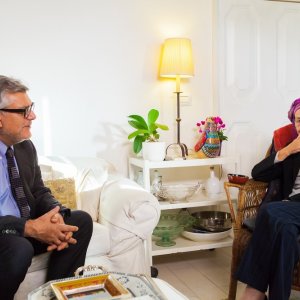 Pertini - Il combattente: Giancarlo De Cataldo con Emma Bonino in una scena del documentario