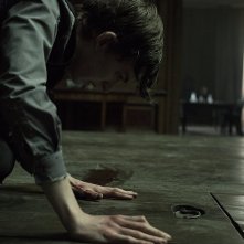 The Lodgers - Non infrangere le regole: Bill Milner in una scena del film