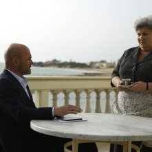 Il commissario Montalbano: Luca Zingaretti e Ketty Governali nell'episodio 'La giostra degli scambi'