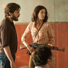 7 Days in Entebbe: Rosamund Pike e Daniel Brühl in un'immagine del film