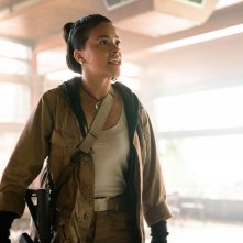 Annientamento: Gina Rodriguez durante una scena del film