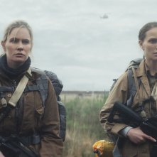 Annientamento: Natalie Portman e Jennifer Jason Leigh in una scena del film